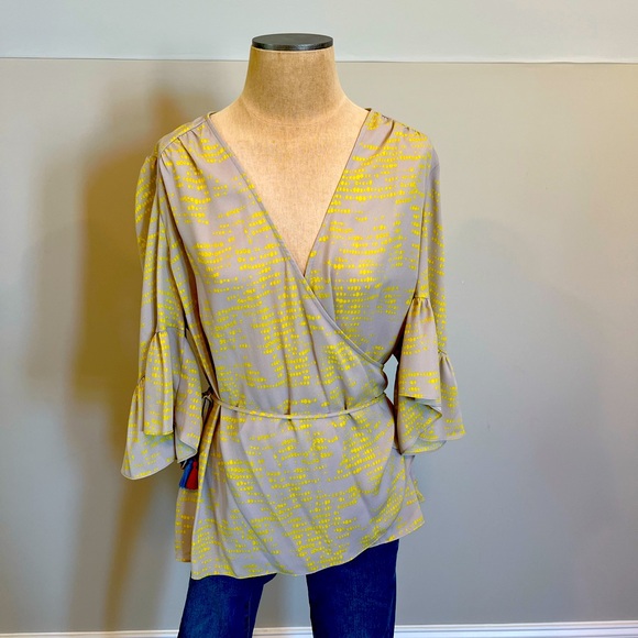 NWT!!! Melissa McCarthy Seven7 wrap top is a size 0X and great for any occasion. - Picture 1 of 7